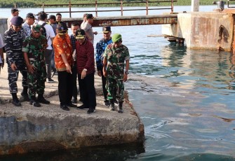 Tinjau Langsung Dermaga Kahyapu Enggano