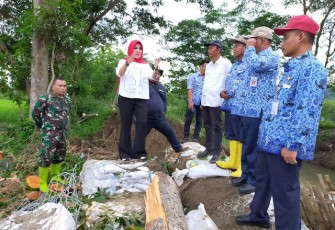 Muspika Cawas Dampingi Bupati Klaten Inspeksi Mendadak Tanggul Jebol Sungai Gamping