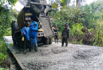 Pengecoran Jalan di Nagori Parjalangan 