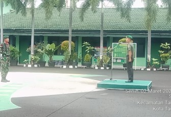 Plh Kasdim 0506/Tgr Pimpin Upacara Bendera