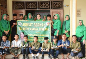 Persit Kodim Brebes Bagikan Rejeki di Jum’at Berkah