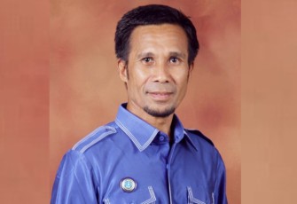 Ketua Fraksi PAN DPRD SBB Hi Abdul Rauf Latulumamina