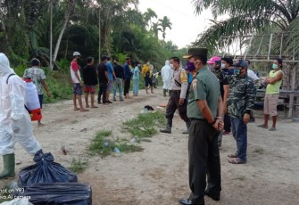 Danramil 02/TL Laksanakan Observasi Puluhan TKI dari Malaysia