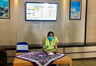 dr Rosenda saat keterangan pers di Kantor Bupati Raja Ampat Minggu (12/04/2020).