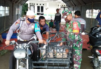 Babinsa dan Bhabinkamtibmas Terus Pantau Korban Dampak Banjir Aek Natas