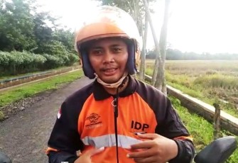 Pengaspalan Jalan TMMD Reguler Pekalongan Mempermudah Pekerjaan Petugas Pos Kesesi