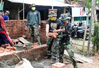 Pembuatan Pos Kamling TMMD Reguler Seperti Sulapan