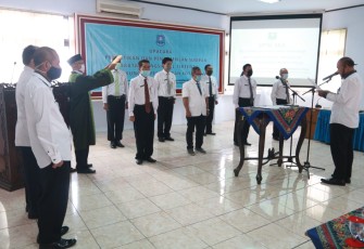 Pelantikan 8 Pegawai Negeri Sipil di Lingkungan Pemerintah Kota Tegal Dalam Jabatan Fungsional Tertentu