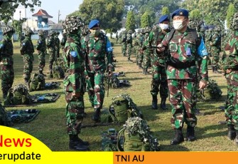 Upacara Pembukaan Latihan Berganda (Latganda) Sekolah Pertama Bintara Prajurit Karir Pria (Semaba PK Pria) TNI AU Angkatan ke-45 di Lapangan Skadik 403 Lanud Adi Soemarmo.