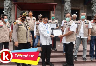 Bupati dan Kapolres Batu Bara Bantu Sembako Ama Abang Becak