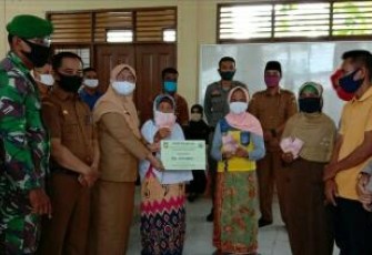Pemdes Ganting Damai Kampar Bagikan BLT-DD Tahap II