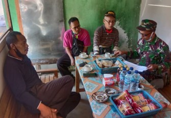 Bertukar Pikiran di Warung Terasa Santai