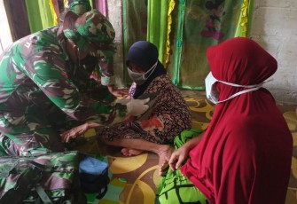 Tim Medis Satgas TMMD Ke-108 Kodim 0105/Aceh Barat Beri Pelayanan Dan Obat-Obatan Gratis