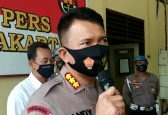 Kapolresta Surakarta Kombes Pol Andy Rifai saat memberikan keterangan terkait perkembangan pengungkapan kasus penyerangan di Kampung Mertodranan Pasar Kliwon Solo Jawa Tengah.