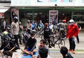 Bupati Pati sosialisasikan pemakaian masker disela olah raga bersepeda