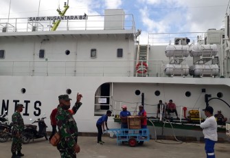 Kodim Kendari Imbau masyarakat Patuhi Protokol Kesehatan di Pelabuhan Bungkutoko  