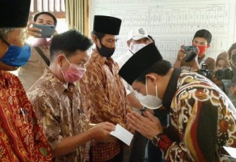 Wakil Wali Kota Bengkulu Dedy Wahyudi Salurkan Bantuan Operasional di Kelurahan Kebun Dahri