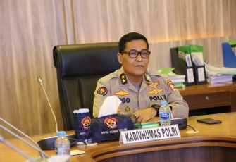 Kadiv Humas Polri Irjen Argo Yuwono memberikan keterangan. Sabtu 10/10/2020