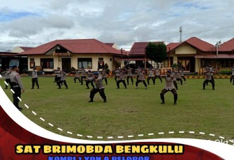 Personil Batalyon A Pelopor Lakukan Latihan Senam Senjata