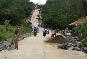 Salah satu infrastruktur yang tengah dibangun Pemkab Purwakarta dan TNI. (Foto/Kominfo Purwakarta)