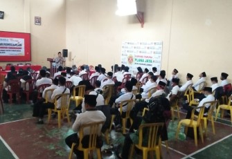 pembekalan Pengawas   Suara (PTPS) se-Kecamatan Karangjambu pada pemilihan Bupati dan Wakil Bupati Kabupaten Purbalingga.di GOR Bumdes Karangjambu, Kecamatan Karangjambu, Kabupaten Purbalingga, (16/11/2020).