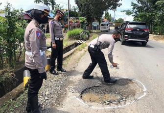 Sat Lantas Polres Bengkulu Survei Jalan Berlubang Potensi Kecelakaan