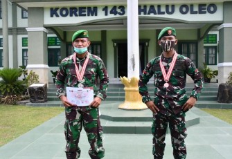  Serda Dirhamsyah Yonif 725 dan Prada Sawaludin Kodim 1417/Kendari Raih Perak Kempo di Kejurnas