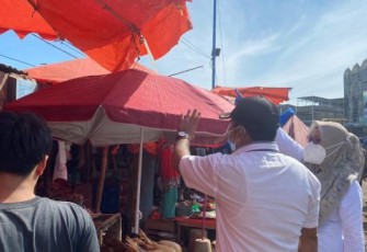 Dinas Perindustrian dan Perdagangan (Perindag), Satpol PP dan Dinas Perhubungan (Dishub) Melakukan Sosialisasi Kepada Para Pedagang Yang Berada Sekitar Bahu Jalan