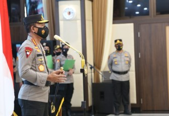 Kapolri Jenderal Idham Azis memimpin acara Korps Raport atau kenaikan pangkat bagi 46 perwira tinggi (Pati) Polri di Ruang Pertemuan Utama, Mabes Polri, pada Jumat (4/12/2020). 