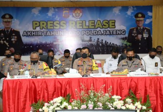 Kapolda saat memberikan keterngan kepada media di Polda Jateng.Rabu 30/12/2020