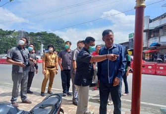 Anggota DPRD Komisi III Saat Melakukan Sidak Revitalisasi Pasar Kepahiang
