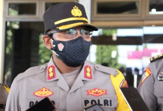 Kapolres Pekalongan AKBP Darno SH SIK Saat Memberikan Keterangan
