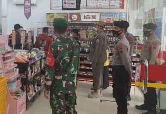 Tim gabungan yang terdiri dari personel Polri, TNI, Satpol PP dan Dinas Kesehatan Kabupaten Pekalongan gencar melakukan operasi yustisi