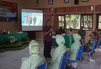 Pakar Komunikasi Dan Motivator Nasional Berikan Motivasi Kepada Anggota TNI, PNS Serta Persit KCK Cab XXlV Batang 