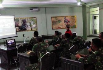 Para Pejabat Bintara Administrasi (Bamin) Jajaran Kodim 1310/Bitung Mengikuti Sosialisasi Bimbingan Teknis (Bimtek) e-audit Secara Virtual 