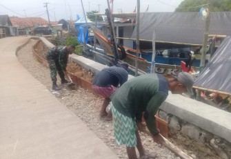 Dengan terus melaksanakan pengerjaan untuk kesiapan dalam TMMD ke 110, Anggota Koramil 0408/Telagasari melaksanakan pengerjaan sasaran fisik pada  Pra TMMD ke 110 , Rabu (24/2/2021) 
