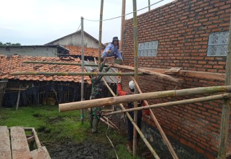 Kegiatan pengerjaan pra TMMD di Kab. Karawang terus di berlangsung. Khususnya pengerjaan sasaran fisik sudah mulai ada bentuknya, diantaranya pembangunan Posyandu di Desa Sedari, Rabu (24/2/2021) 