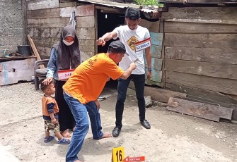 Pelaku Melakukan Adegan Rekonstruksi Penganiayaan yang Mengakibatkan Kematian 