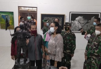 Komandan Korem 072/Pmk Brigjen TNI Ibu Bintang Setiawan, S.I.P,. M.M mendapat undangan Pameran, Bazaar Art dan Opening Kopi Macan Yusman namun ada agenda yang bersamaan di wakili oleh Pasi Komsos Ster Korem 072/Pmk Mayor Arm Ronang S yang bertempat di Jl. Bugisan Tegal Senggotan Tirtonirmolo Kasihan Bantul. Jumat (5/3/2021)