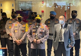 Kapolri Jenderal Polisi Listyo Sigit Prabowo saat memberikan keterangan di depan Media