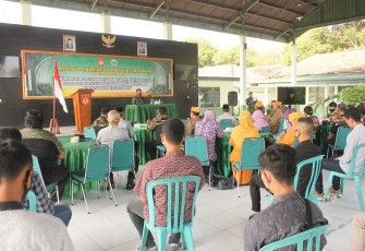 Kodim 0725/Sragen melaksanakan Komunikasi Sosial (Komsos) dengan Keluarga Besar Tentara Nasional Indonesia atau KBT bertempat di Aula Guyub Rukun Kodim 0725/Sragen,