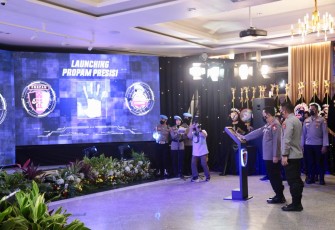 Kapolri Jenderal Listyo Sigit Prabowo melaunching aplikasi Propam Presisi sebagai bentuk implementasi pengaduan masyarakat terkait dengan kinerja-kinerja dari aparat kepolisian. 