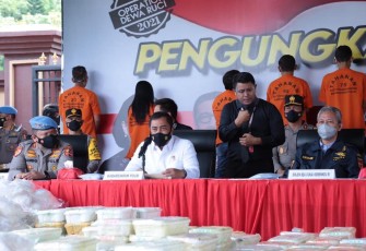 Direktorat Tindak Pidana Narkoba Bareskrim Polri dan Satgassus Polri berhasil mengungkap peredaran narkotika jenis Sabu seberat 2,5 ton asal jaringan Internasional Timur Tengah, Malaysia dan Indonesia. 