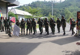 Prajurit Petarung Elang Samudra Batalyon Infanteri 7 Marinir Menggelar Lomba Kebut Gunung