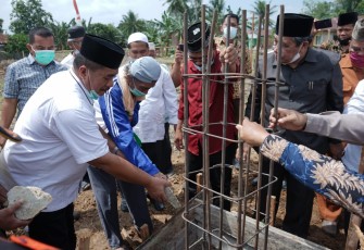 Wakil Bupati Asahan Letak Batu Pertama Pembangunan Pondok Pesantren Syam Zalilul Akbar