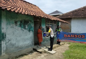 Satuan Lalulintas Polres Pringsewu Gelar Baksos