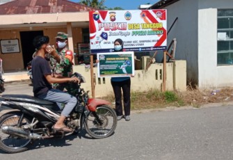Babinsa Nipah Kuning Kodim 1203/Ktp Disiplinkan Protokol Kesehatan Warganya.