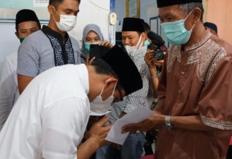 Wawali Bagikan BOp Hingga Paket Ramadan Baznas ke Warga