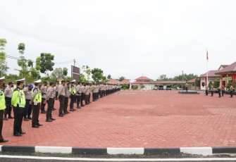 Setengah Personil Polres Bintan Laksanakan Apel Kesiapan Pengamanan Sholat Idul Fitri 1442 H dan Kebaktian Kenaikan Isa Almasi
