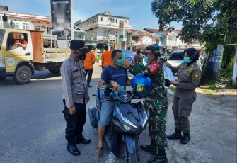 Kodim 1203/Ktp Bersama Instansi Terkait Gelar Razia Masker